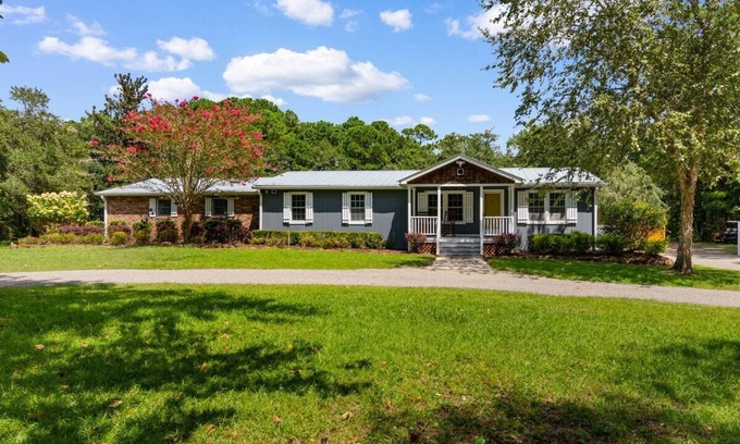 Pawleys Island House | 3 Bedroom Vacation Home with Salt Water Pool