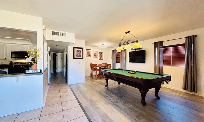Bay Crest Park House | 3-Bedroom Vacation Home in Marvelous Tampa with AC, WiFi, & Entertainment
