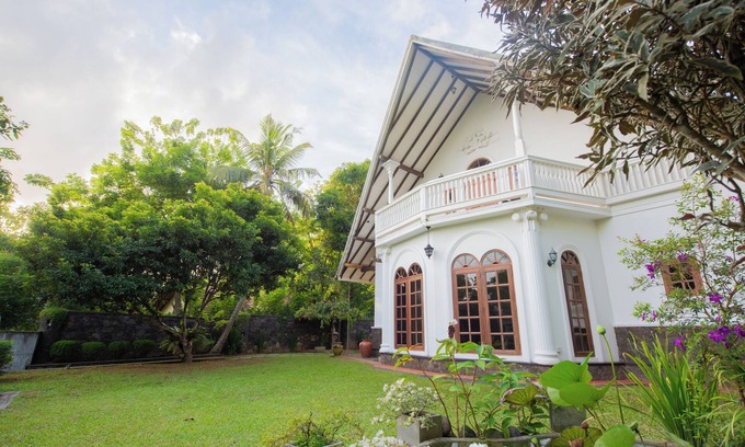 Hikkaduwa Villa | 3-bedroom villa in marvelous Hikkaduwa with AC, 300m away from the beach