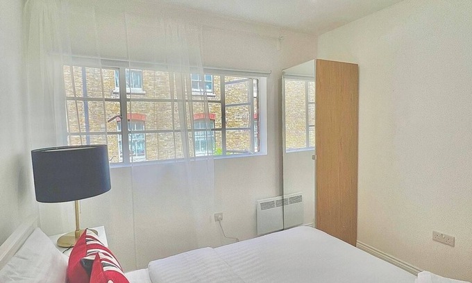 Kings Cross St. Pancras Apartment | 3 bedrooms flat in King Cross Prime Location