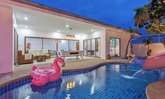 Jomtien Villa | 3 beds Pratamnak Near Walking Street