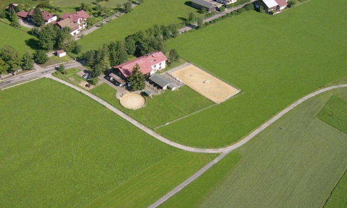 Oberstdorf House | 3 Bergminze - the farmyard
