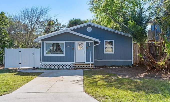 Coquina Gables Cottage | 3 Blocks to the Beach, Cozy 2 bedrooms, 1 full bath home.