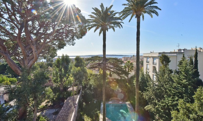 Cannes Apartment | 3-Br. Apartment, Sea View, Swimming Pool.