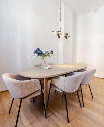 Wiesbaden Apartment | 3 BR Apartment - ZENTRAL - GERÄUMIG - PARKHAUS - WIFI - KAFFEE - NETFLIX
