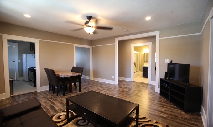 Southeast Anaheim House | 3 Br Disneyland Home — Sleeps 6-8
