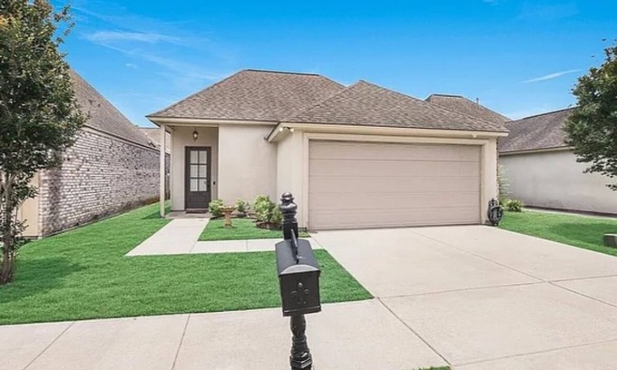 Highlands - Perkins House | 3 BR home just minutes from LSU in a gated community