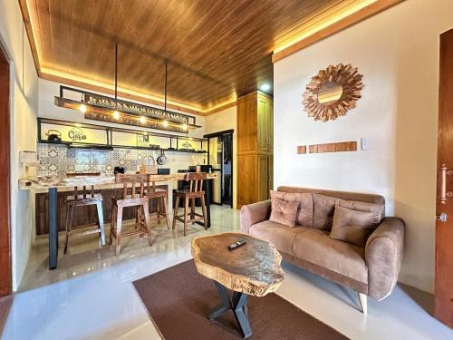 Klaten House | 3 BR Java House ONLY 5 mins to Prambanan Temple