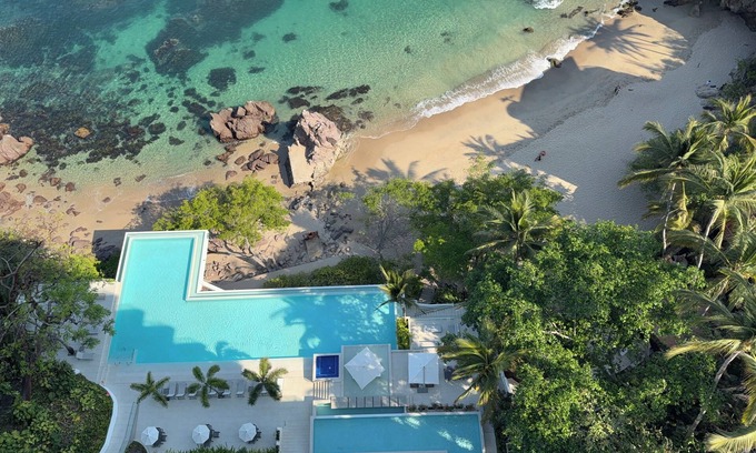 Amapas Apartment | 3 BR Sayan Beach 2500 SF Luxury Oceanfront Condo, 3 BR Sayan Oceanfront Luxury 2500 SF