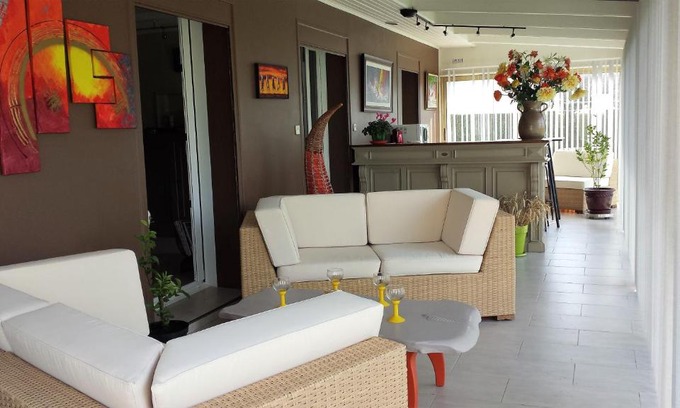 Tourville-sur-Arques House | 3 chambres privées dans un jardin d'hiver, garage voiture, vélos, motos