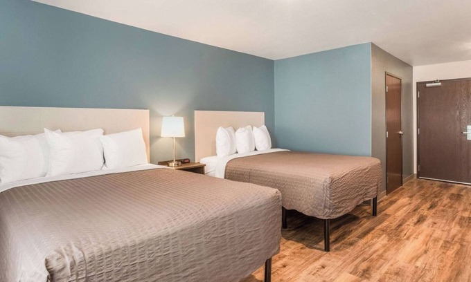 Newnan Hotel | 3 Convenient & Affordable Room Designed for Long-Term Stays in Newnan