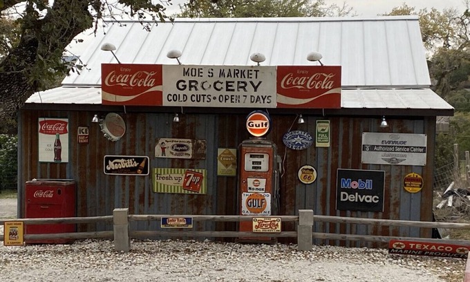 Canyon Lake Cottage | 3+ Day Discount Pet Friendly Pool Table BBQ