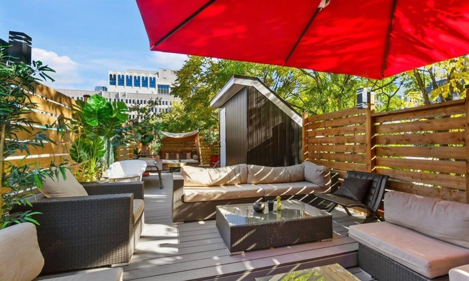 Downtown Montreal House | 3 Floor Penthouse in the heart of Downtown - Rooftop terrace and indoor parking
