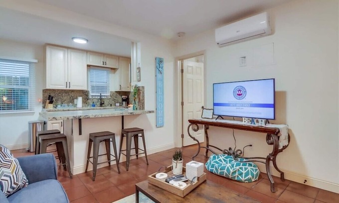 Central Mission Beach Condo | 3 Houses to Beach * Exclusive Gated Yard * AC * Dog ok