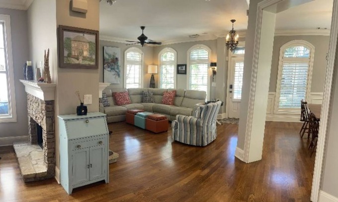 Johns Creek House | 3 King Home Close to Alpharetta in Gated Community