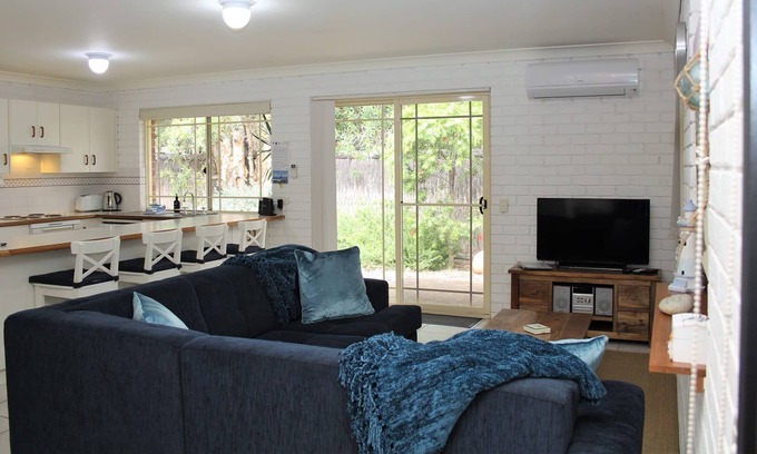 Boomerang Beach House | 3 Melaleuca - Linen included