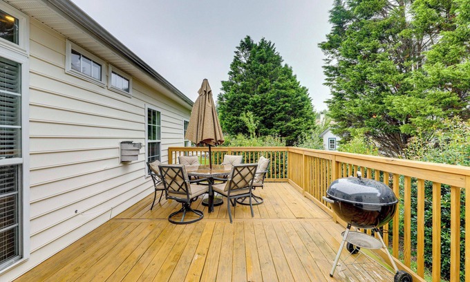 Ocean View House | 3 Mi to Bethany Beach: Family Home w/Movie Room!