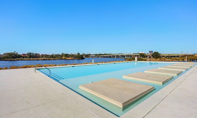 Gulfport Condo | 3 Mi to Gulfport Beaches: Waterfront 'Casa Pesce'