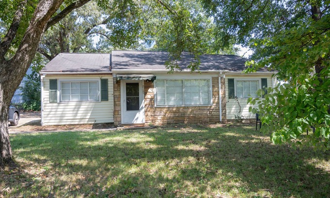 Northport House | 3 Miles from Campus!