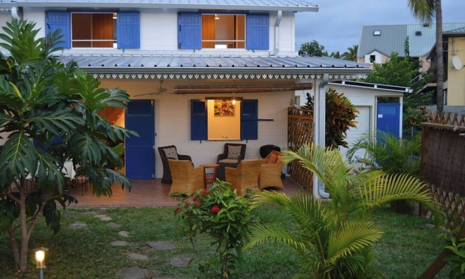 L'Ermitage-les-Bains House | 3 mins walk from the Hermitage lagoon, house for 14 people