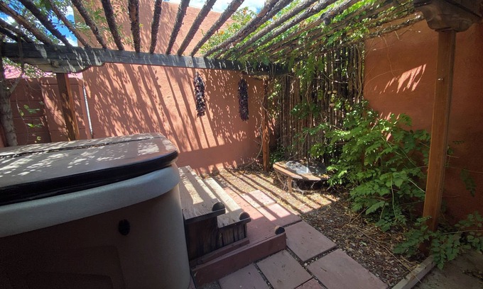 West Old Town House | 3 minute walk to Old Town. Abq Old Town Adobe with private hot tub and courtyard