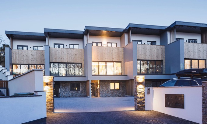 Perranporth Cottage | 3 OCEAN WALK, family friendly, luxury holiday cottage in Perranporth