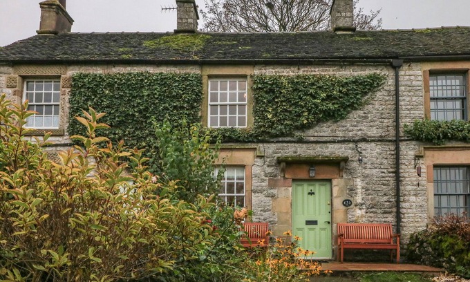 Monyash Cottage | 3 OLD HALL COTTAGES, family friendly, with open fire in Bakewell