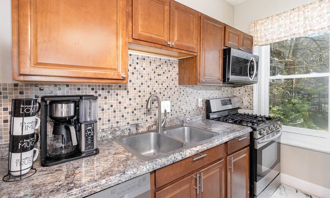 Corryville House | 3 or 4 bdrm Restored Home near Univ. of Cincinnati
