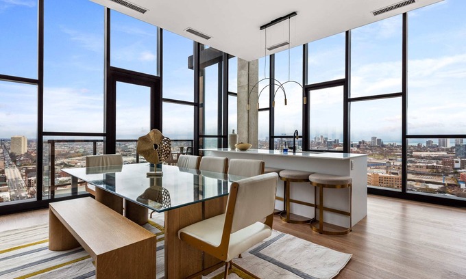 River West Apartment | 3 Penthouses, 1 Floor, Group Stay, Sleeps 21