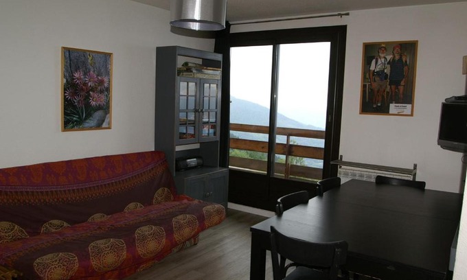 Prapoutel Apartment | 3 pièces au pied des pistes avec balcon - 2 chambres, parking, appareil à raclette - FR-1-557-5