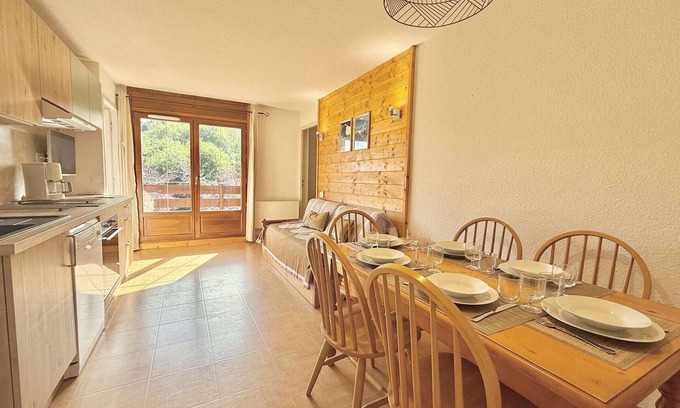 Flumet Apartment | 3-room Apartment Flumet - 6 pax, pool, parking