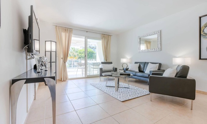 Pointe Croisette Apartment | 3-Room Apartment in Prestigious Residence