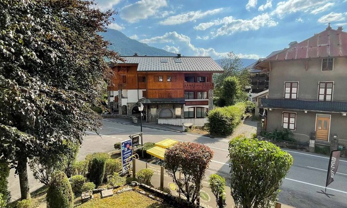 Samoens Apartment | 3-room apartment in Samoëns with WiFi and parking