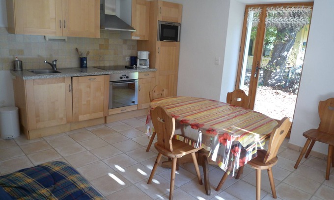 Saint-Gervais-les-Bains Apartment | 3 room 3 star apartment on the ground floor 1.5 km from the cable car 450 km from the slopes