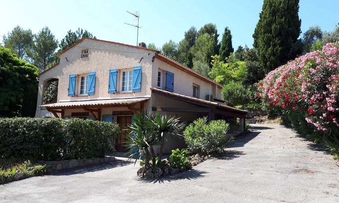 Grasse Apartment | 3-room villa with garden.