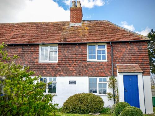 Pevensey House | 3 Seaview Cottages