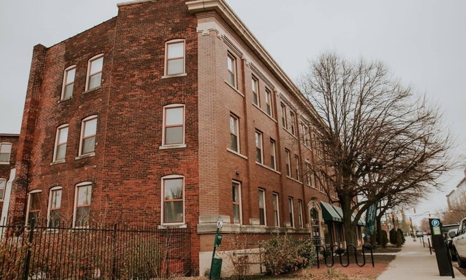 Chatham-Arch Apartment | 3 Separate 1BR Units | Book Together | Indy Stay