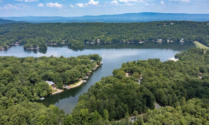 Hot Springs Village House | 3 Sierra Circle - Beautiful Lake DeSoto home with dock and lots of space on two
