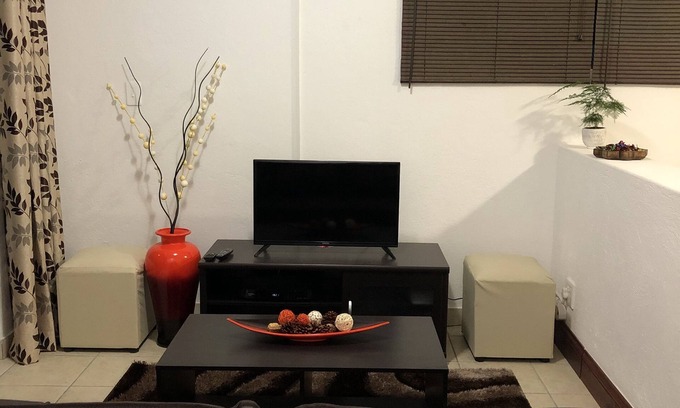 Nelspruit House | 3 SLEEPER LUXURY SELF CATERING STUDIO UNIT IN NELSPRUIT