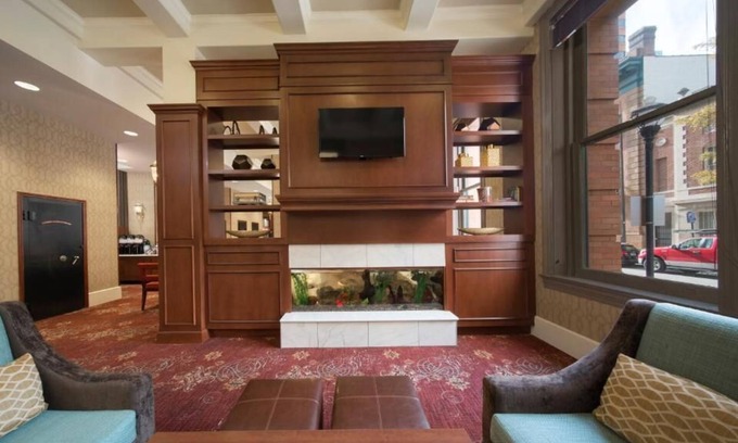 Downtown Baltimore Hotel | 3 Suites with Kitchen in Historical Building Near Baltimore Convention Center