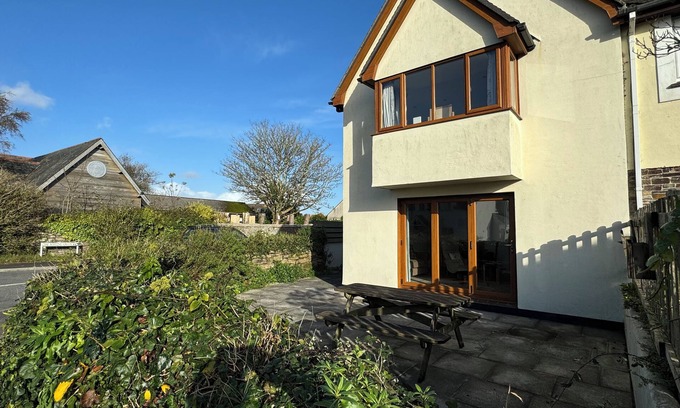 St. Just in Roseland Cottage | 3 THE BOWLING GREEN, pet friendly in St. Just In Roseland