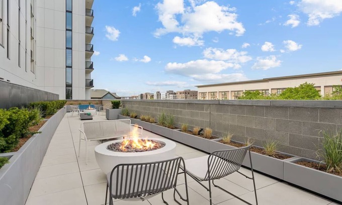 Rio Grande Hotel | 3 Units | Family Escape in Salt Lake | Relaxing Rooftop | Outdoor Adventures