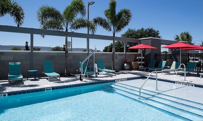 Airport North Hotel | 3 Units | Modern Suite w/Kitchenette| Pool & Gym Near MCO