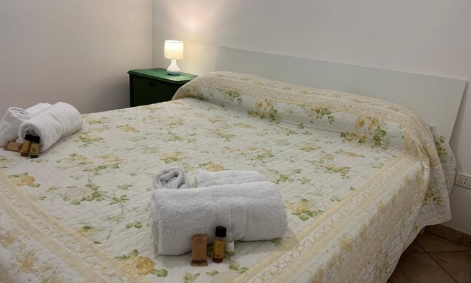 Tre Fontane House | [30 meters from the sea ] AC | BBQ | Outdoor area