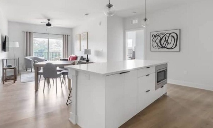 West Campus Condo | 30 night minimum in West Austin Walk to UT and Austin's best parks, pet friendly