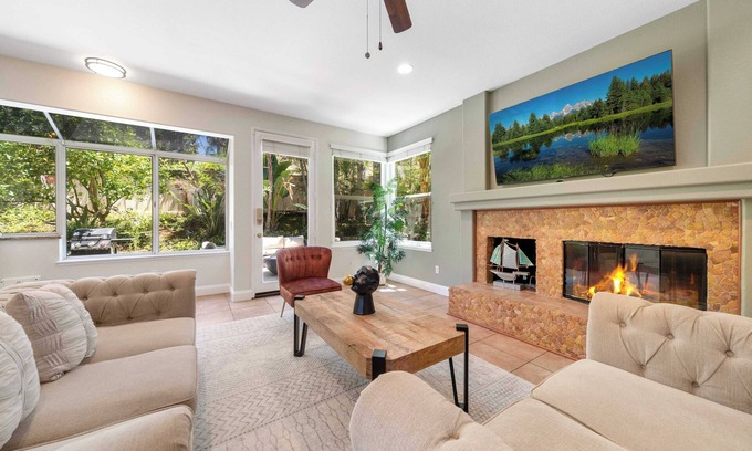 Aliso Viejo House | 30 nights min|Garage Access|Pet friendly|Gourmet Kitchen|Wide Backyard #42198