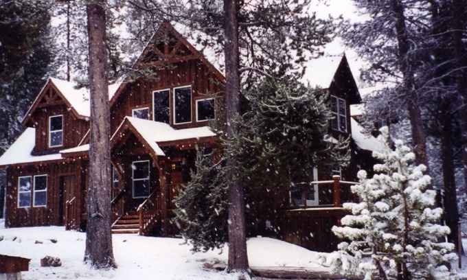 Sunriver House | 300' feet of River Frontage on the Fall River - Relax & Reconnect with Nature!