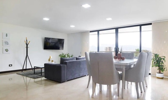 El Castillo Apartment | 301 Modern Space in Exclusive Area of El Poblado