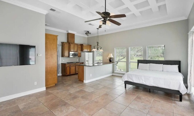 South Side House | 302) Perfect for a guys trip!