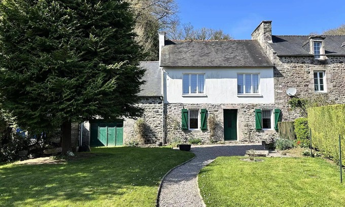 Frehel Villa | 309 - Charming family home in the heart of the village of Port-à-La-Duc